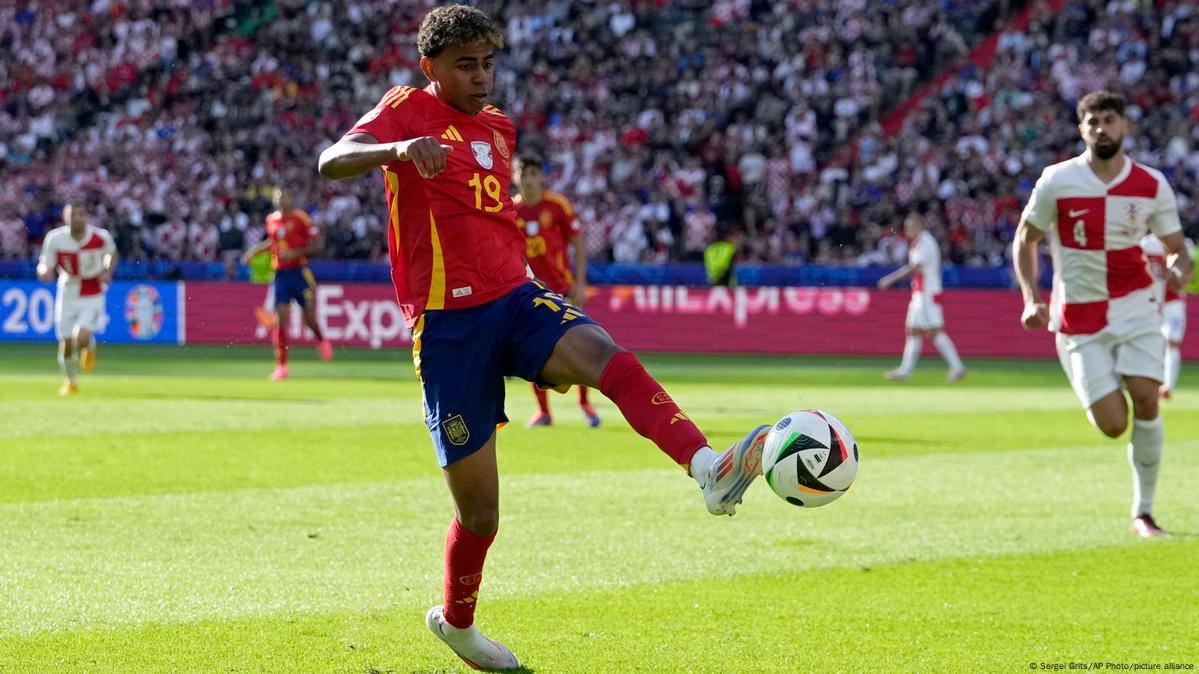 Lamine Yamal: Jugador De Eurocopa Más Joven De La Historia – DW – 16/06 ...