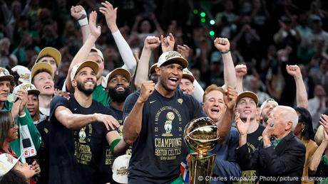 Boston Celtics gewinnen NBA-Titel gegen Dallas Mavericks