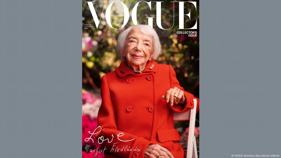 OCTOBER 2022 | Vogue