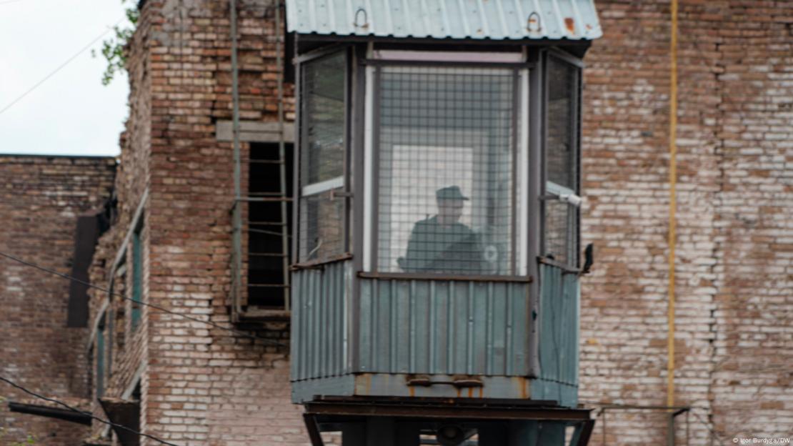 Torre de vigilância em presídio da Ucrânia