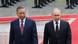 El presidente de Vietnam camina junto a Vladimir Putin.
