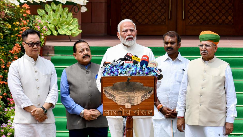 Pobednik izbora Modi: posle trijumfa na izborima 2024. indijski premijer otvara prvu sednicu novoizabranog parlamenta