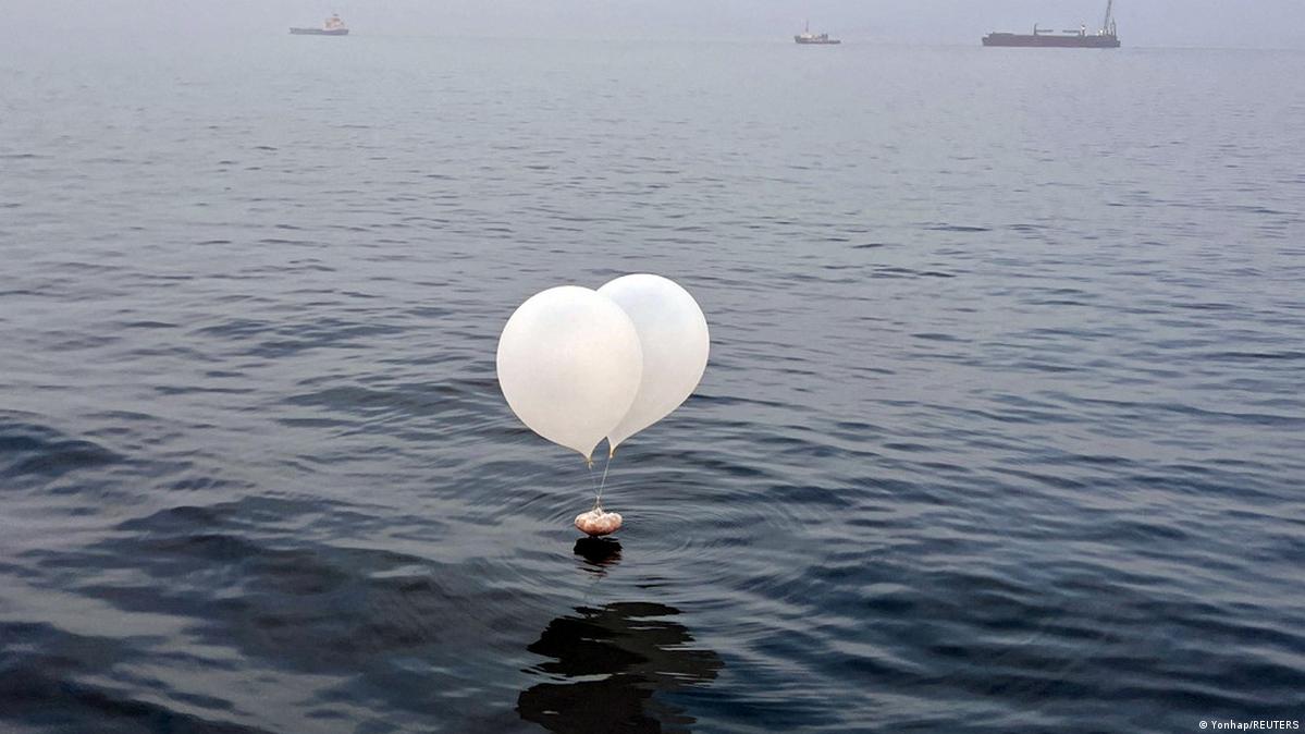 North Korea resumes sending trash-filled ballons south