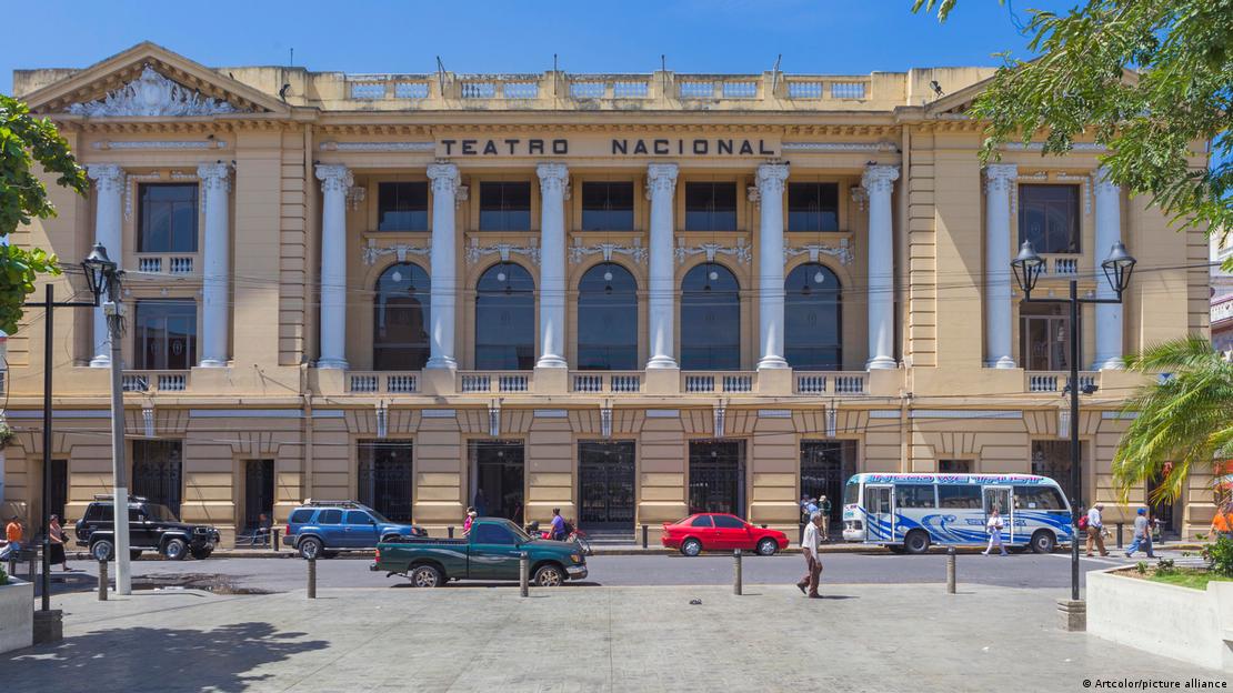 Foto del Teatro Nacional de San Salvador