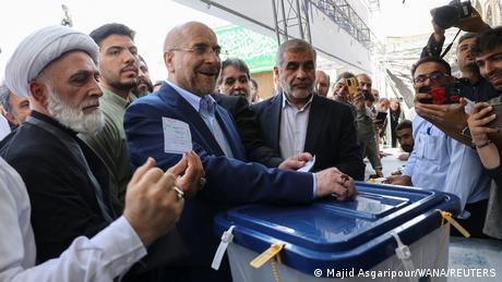 Ganz vorne im Rennen um die Präsidentschaftswahl im Iran liegen Said Dschalili, der amtierende Parlamentspräsident Mohammed Bagher Ghalibaf und der Reformpolitiker Massud Peseschkian.