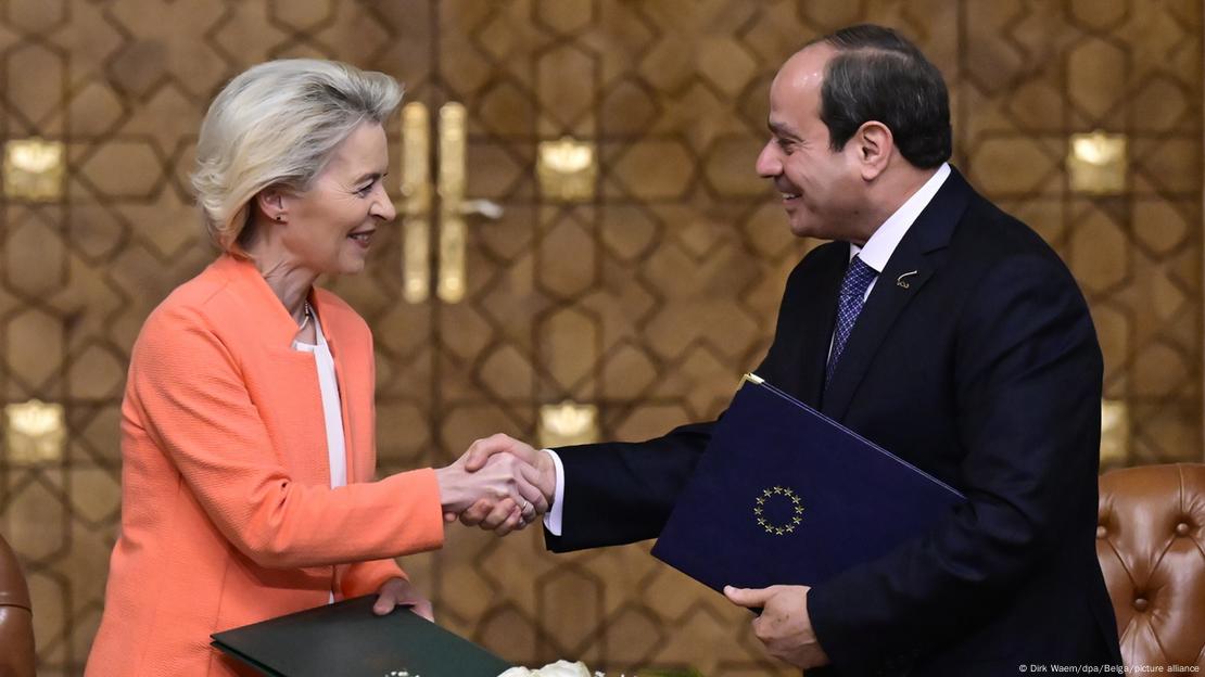 Avrupa Komisyonu Başkanı Ursula von der Leyen ile Mısır Cumhurbaşkanı Abdülfettah es-Sisi el sıkışırken. Avrupa Komisyonu Başkanı Ursula von der Leyen ile Mısır Cumhurbaşkanı Abdülfettah es-Sisi el sıkışırken.