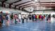 Warteschlange von Wählerinnen und Wählern in einer Sporthalle in Neukaledonien Warteschlange von Wählerinnen und Wählern in einer Sporthalle in Neukaledonien