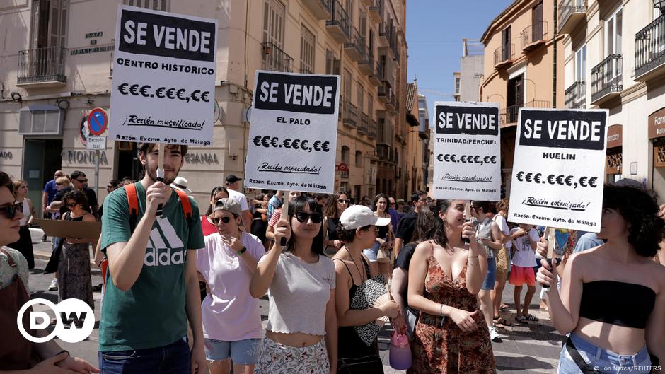 Spain: Thousands Of Malaga Residents Protest Mass Tourism – DW – 06/30/2024