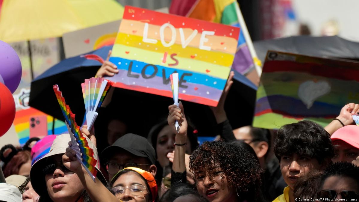 Costa Rica y Colombia se unen a marchas del orgullo LGBTI+ – DW – 01/07/2024, image size:1199x674