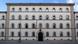 budynek sądu administracyjnego w Monachium, biały miejski gmach budynek sądu administracyjnego w Monachium, biały miejski gmach