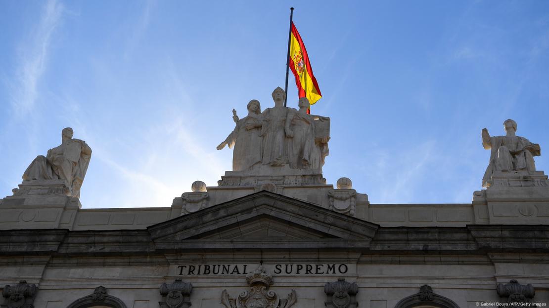 Tribunal Supremo de Madrid, donde ondea una bandera de España.