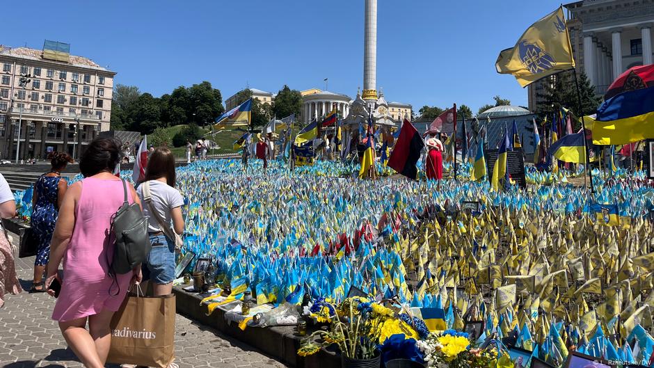 Ukrajinske zastave na Trgu nezavisnosti u Kijevu