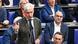 Poseł CDU Mathias Middelberg przemawia w Bundestagu. W tle widać przysłuchujących się posłów Poseł CDU Mathias Middelberg przemawia w Bundestagu. W tle widać przysłuchujących się posłów
