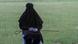 इंडोनेशिया में दोषियों को बेंत मारने वाला व्यक्ति इंडोनेशिया में दोषियों को बेंत मारने वाला व्यक्ति