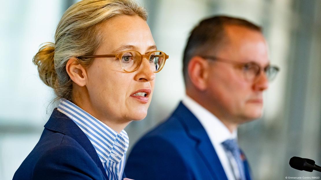 Alice Weidel (left) and Tino Chrupalla during a press conference