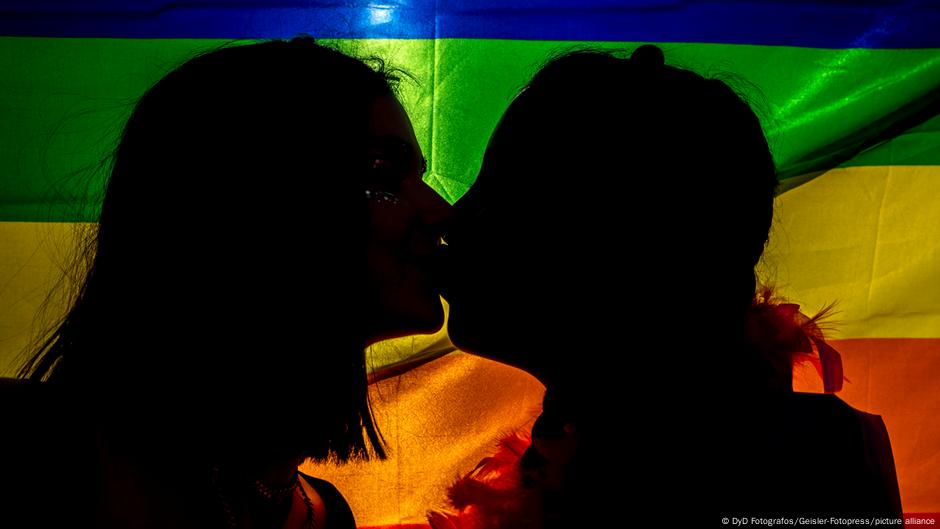 Ljubav je šarena, ali seksualna orijentacija pojedinaca polarizuje čitava društva