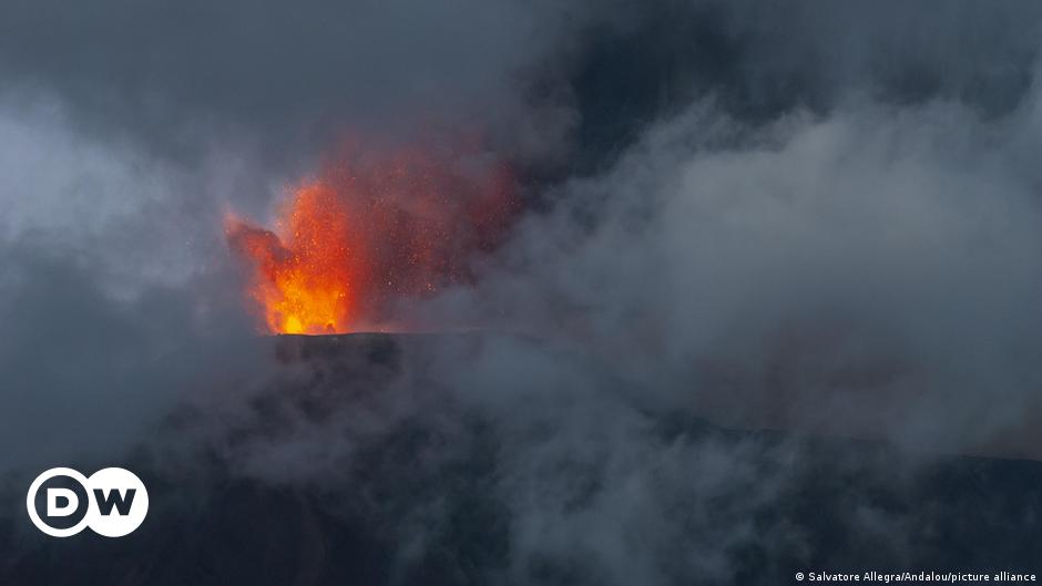 Italy: Flights disrupted as Mount Etna erupts