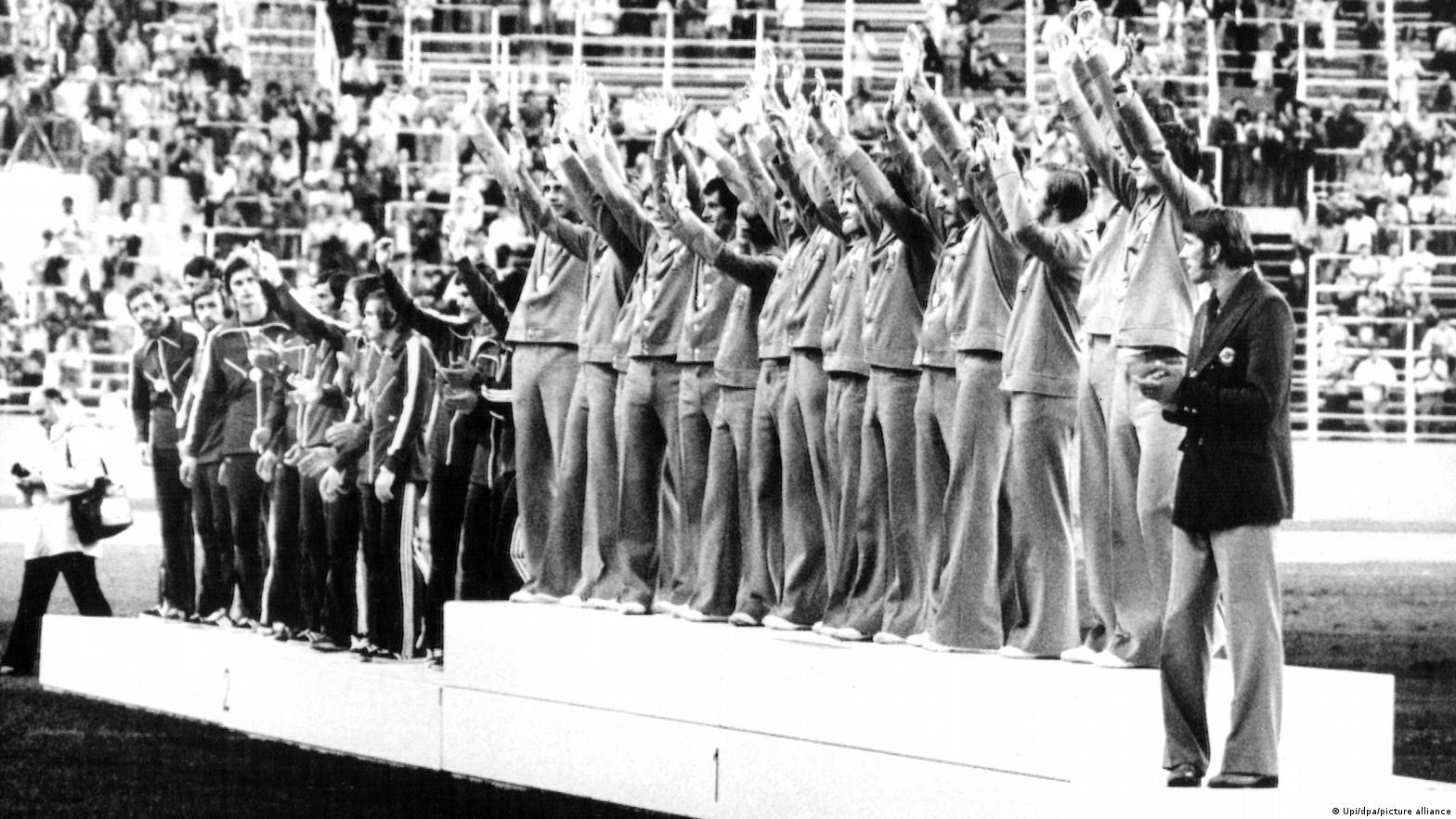 LeBron 'usou esteroides no tempo de Heat', diz ex-All-Star » The Playoffs, image size:1568x882