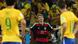 Thomas Müller parece disculparse ante los jugadores brasileños tras marcarles el primer gol del histórico 7-1 en la semifinal de Brasil 2014 en Belo Horizonte. Thomas Müller parece disculparse ante los jugadores brasileños tras marcarles el primer gol del histórico 7-1 en la semifinal de Brasil 2014 en Belo Horizonte.
