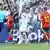 EURO 2024'te oynanan İspanya-Almanya maçında Alman futbolcular Niclas Füllkrug, Kai Havertz, İspanyol oyuncular Nacho Fernandez, Dani Olmo ve maçın hakemi İngiliz Anthony Taylor görülüyor - (05.07.2024 / Stuttgart)