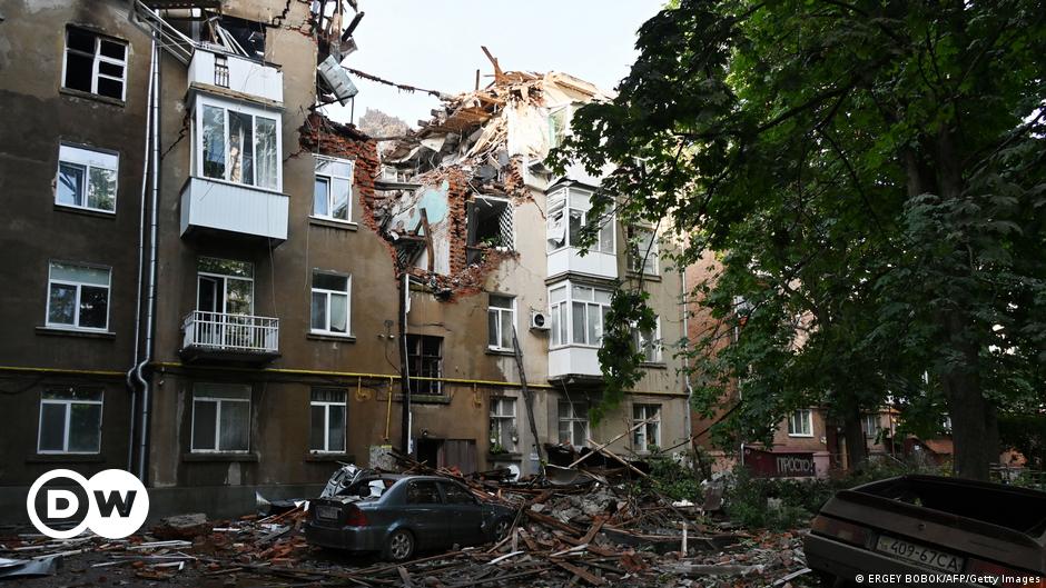 Ukraine: Russian strike leaves 100,000 without power