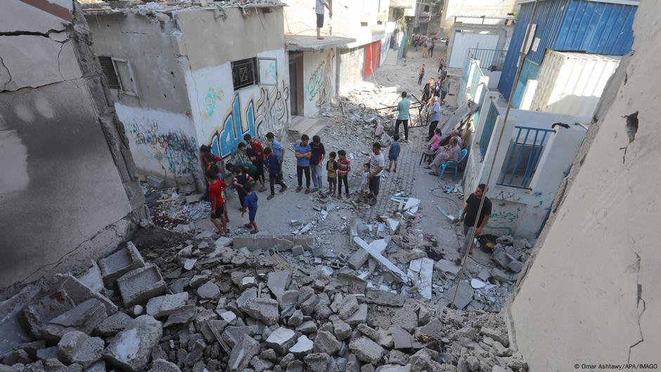 Israeli bombing of Gaza school kills 16 people – DW – 07/07/2024