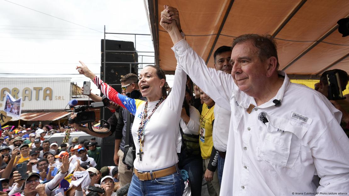 María Corina Machado y el candidato presidencial opositor Edmundo Gonzalez Urrutia.