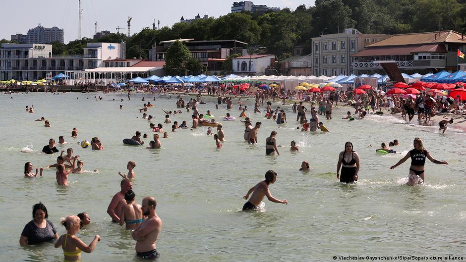 Ljeto u Odesi: Kupanje i sunčanje u vrijeme vazdušne opasnosti