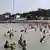 Kupači u Crnom moru plaže u Odesi