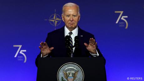 Erster demokratischer US-Senator fordert Rückzug von Biden
