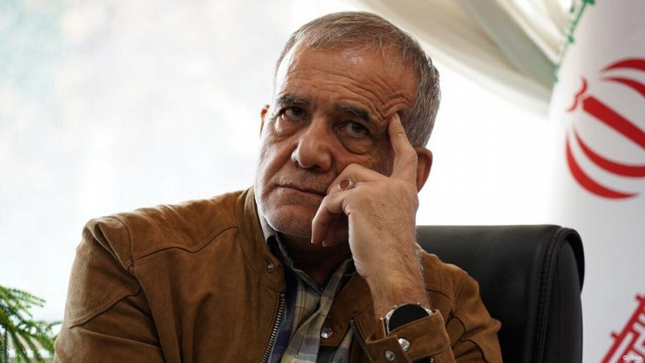 بزشكيان يرفض الضغوط الأمريكية ويتطلع "لحوار بناء" مع أوروبا