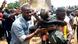 Un estudiante es rescatado de los escombros de un edificio de dos plantas derrumbado en Jos, Nigeria. (Imagen de referencia) (12.07.2024) Un estudiante es rescatado de los escombros de un edificio de dos plantas derrumbado en Jos, Nigeria. (Imagen de referencia) (12.07.2024)