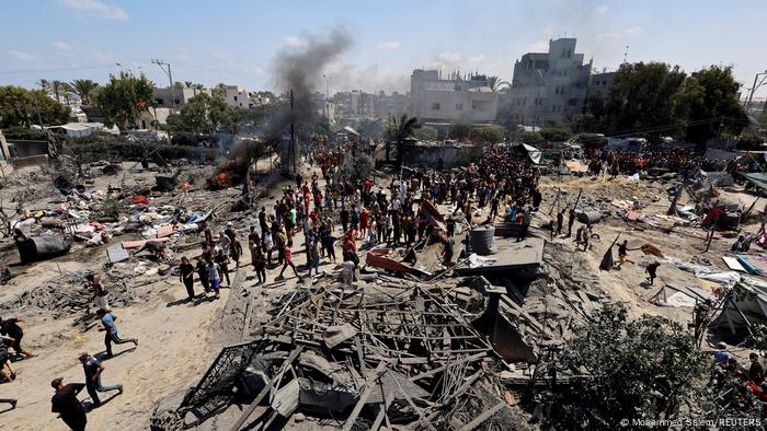 Ataque em área humanitária deixa mais de 90 mortos em Gaza