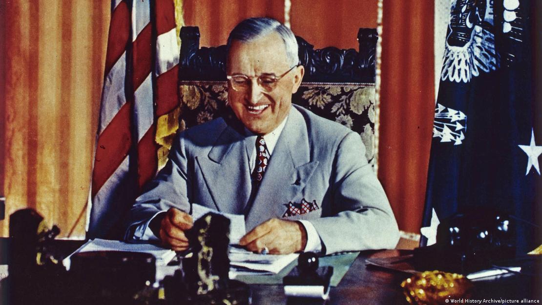 Hari Truman bio je 33. predsednik SAD od 12. aprila 1945 do 20. januara 1953.