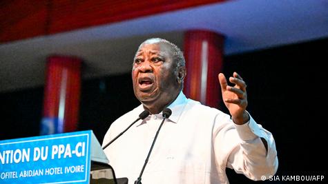 Laurent Gbagbo en train de faire un discours. Laurent Gbagbo en train de faire un discours.