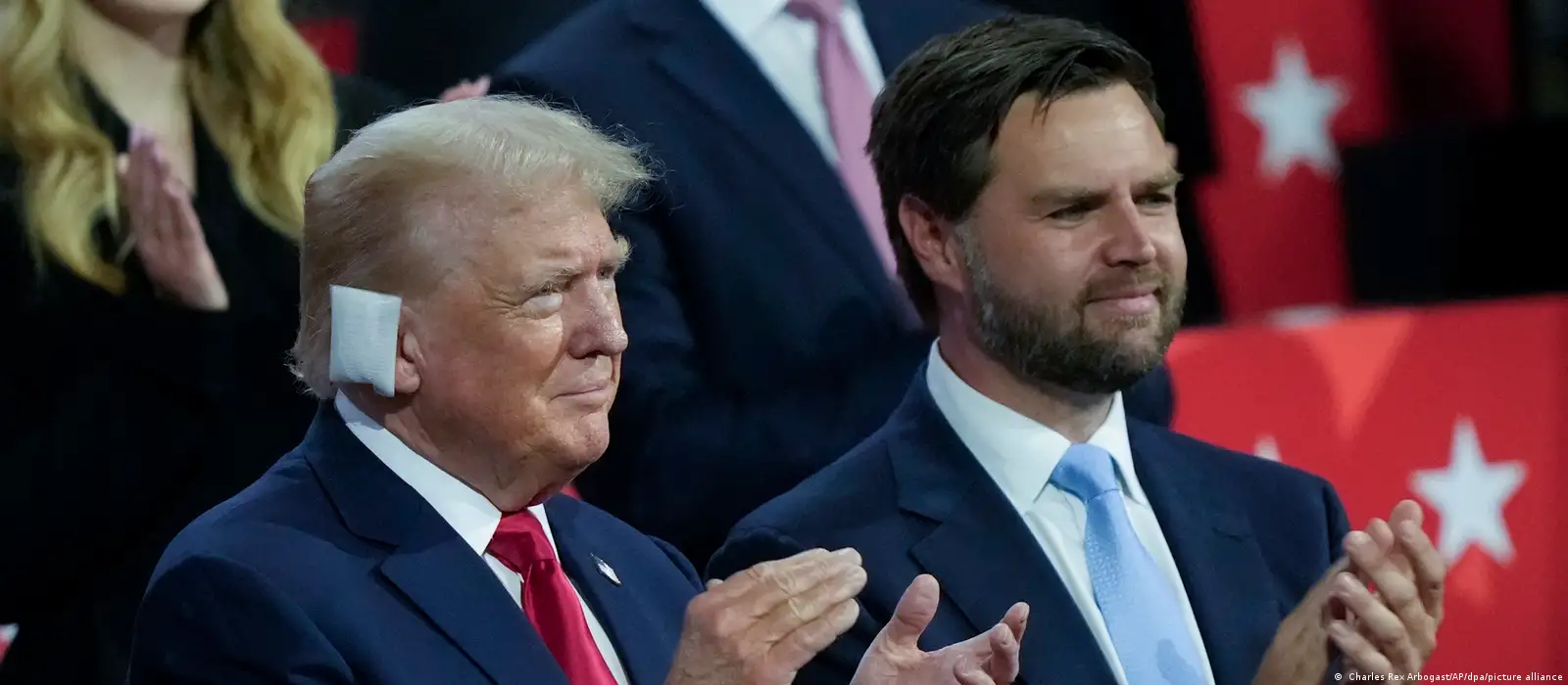 特朗普正式获共和党提名副手万斯是谁？