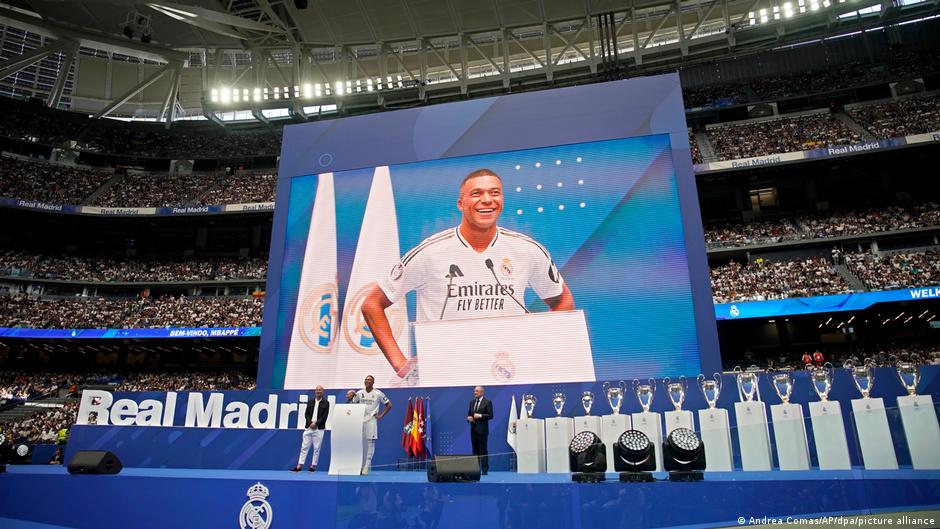 Justicia francesa investiga a Mbappé por cheques a policías – DW – 18/07/2025