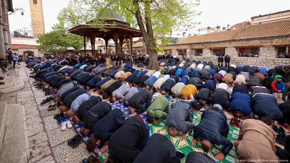 Molitva u Sarajevu u džamiji Gazi-Husrev-Beg