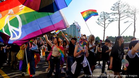 Historisches Urteil: Mehr Rechte für LGBTQ-Paare in Südkorea