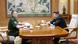 La agencia KCNA de Corea del Norte publicó una imagen que muestra a Kim Jong-un (derecha) reunido con el viceministro de Defensa ruso Aleksey Krivoruchko en Pyongyang el día jueves. La agencia KCNA de Corea del Norte publicó una imagen que muestra a Kim Jong-un (derecha) reunido con el viceministro de Defensa ruso Aleksey Krivoruchko en Pyongyang el día jueves.