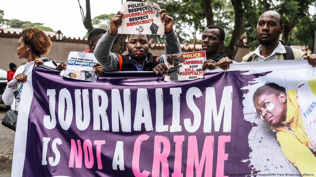 Manifestation de journalistes contre la violence policière au Kenya : "Le journalisme n'est pas un crime" (illustration)
