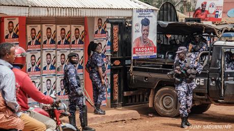 Ugandas Polizei umstellt die Parteizentrale der Opposition