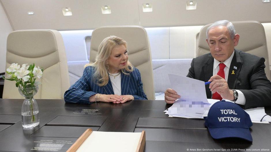 Benjamin i Sara Netanjahu na putu za SAD