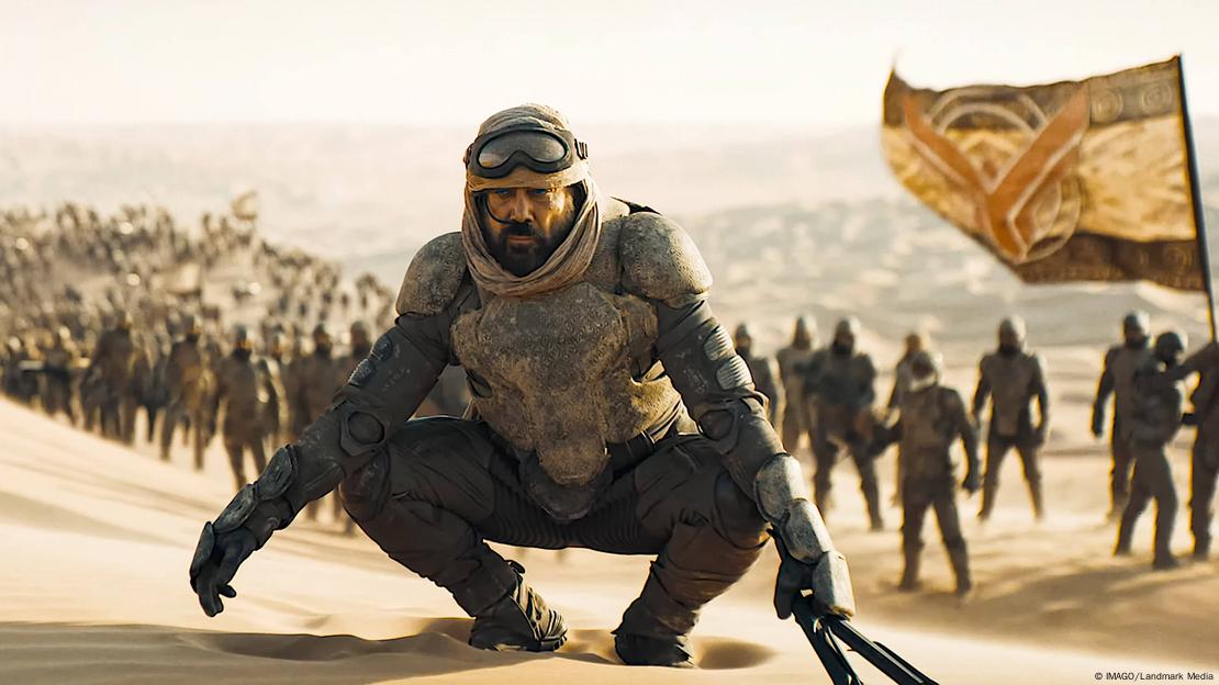 Javier Bardem con el "stillsuit" en una escena de la película: "Dune: Parte Dos" de 2024. Javier Bardem con el "stillsuit" en una escena de la película: "Dune: Parte Dos" de 2024.