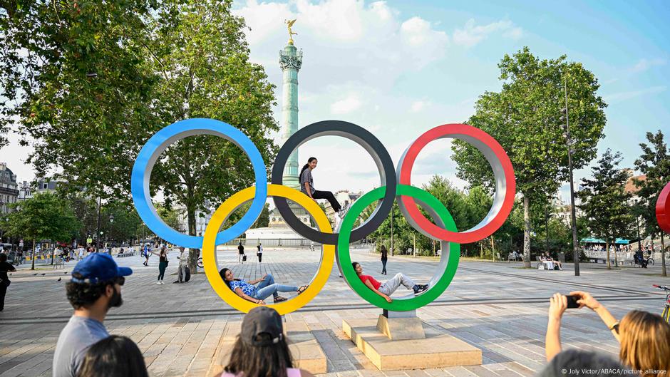 Olimpijski simbil na Trgu Bastilje u Parizu
