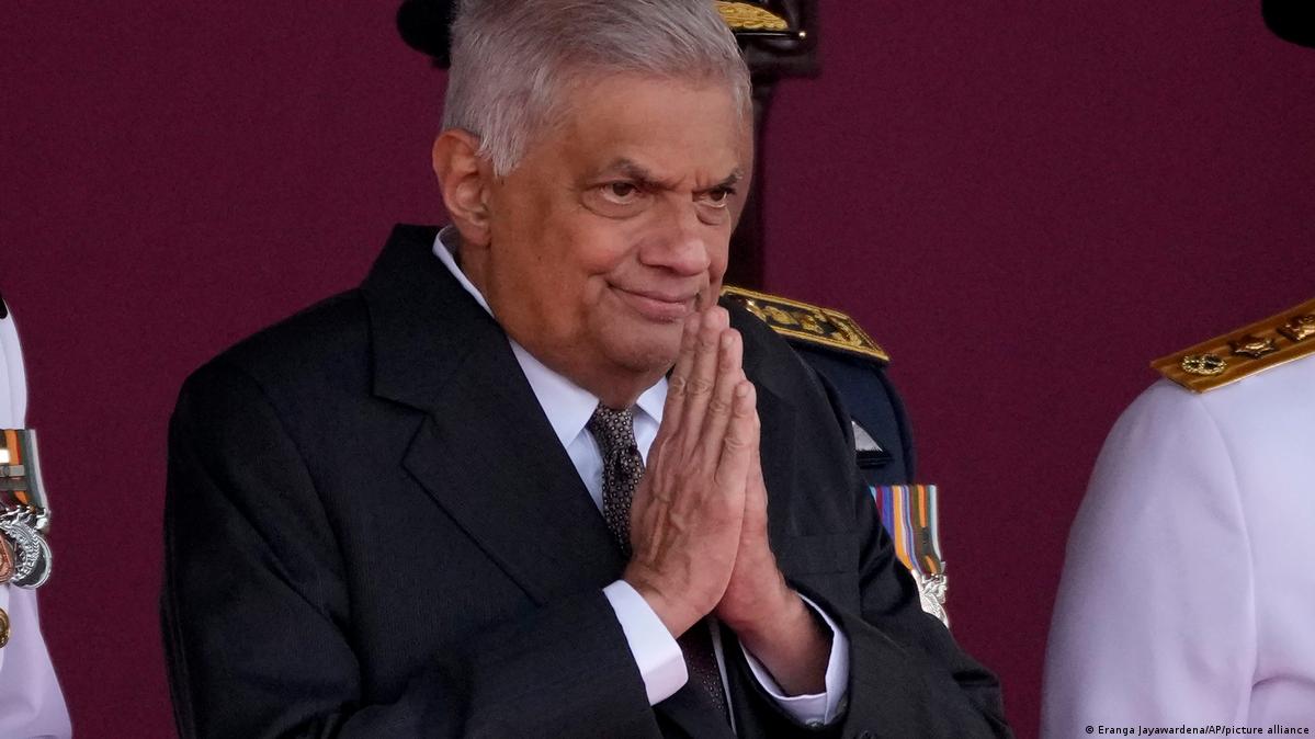 Sri Lanka: Ex-president's arrest sparks corruption debate