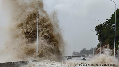 Weg der Zerstörung: Taifun Gaemi trifft auf Land in China
