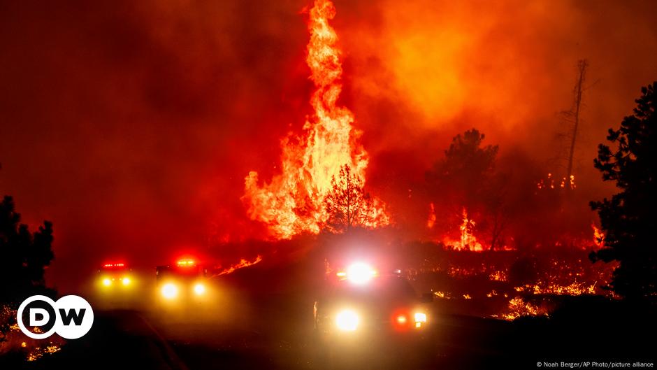 Tausende Menschen fliehen vor Waldbrand in Kalifornien