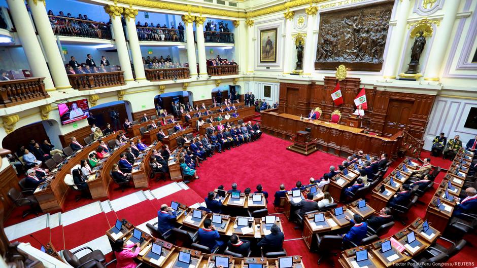 Congreso de Perú apoya a Boluarte en caso de isla Santa Rosa