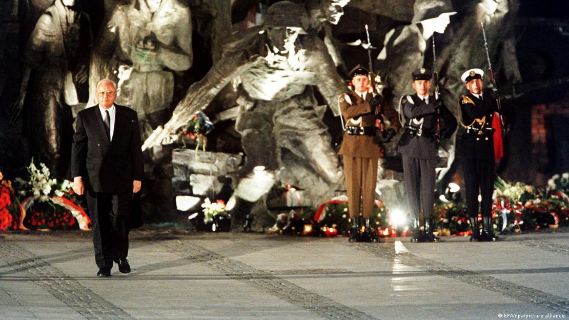 Nekadašnji predsjednik Njemačke Roman Herzog 1994. godine u Varšavi povodom obilježavanja godišnjice Varšavskog ustanka